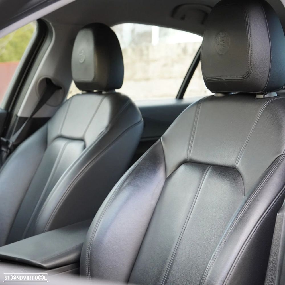 Alfa Romeo Giulia 2.2 D - 17