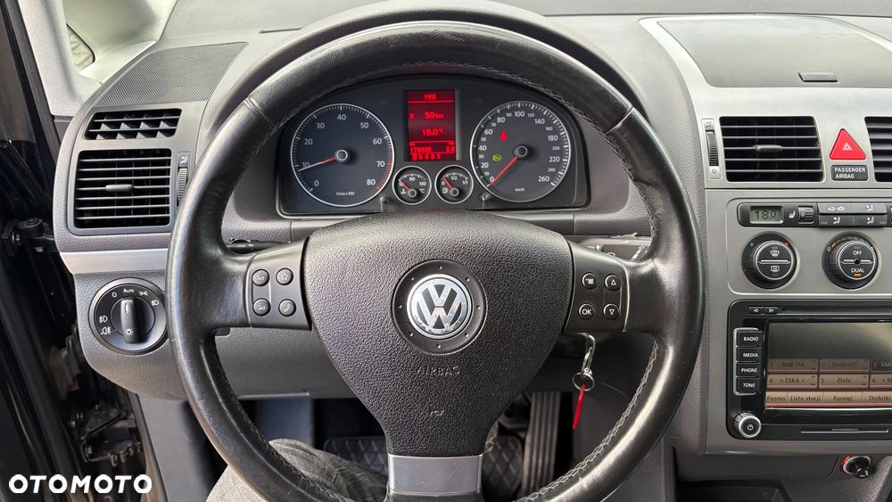 Volkswagen Touran 1.4 TSI DSG Highline - 23