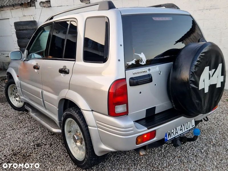 Suzuki Grand Vitara 2.5 V6 - 6