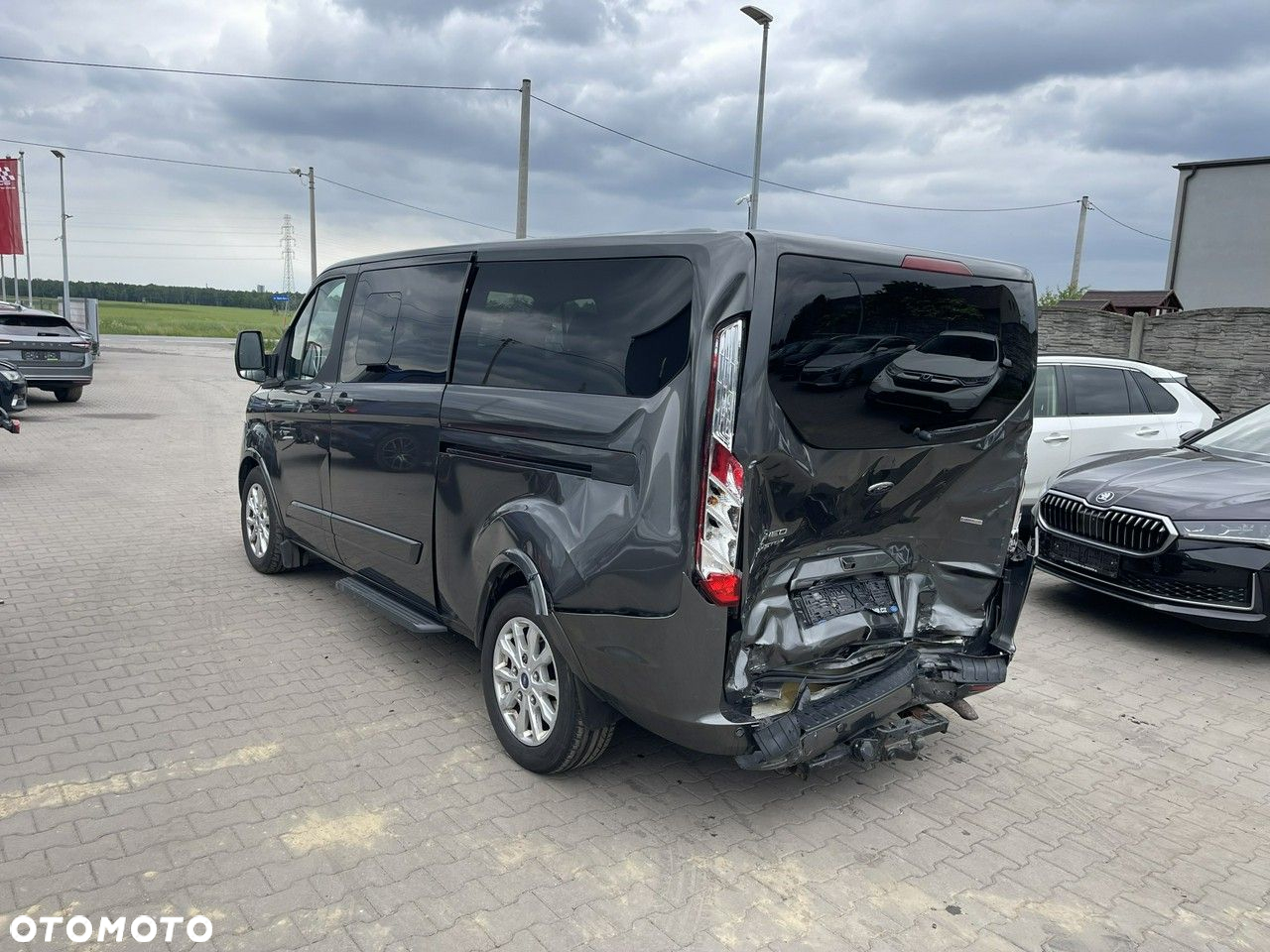 Ford Tourneo Custom - 3