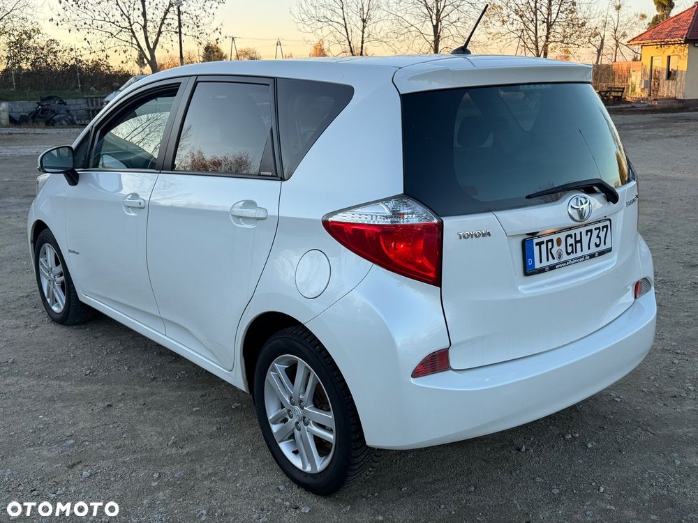 Toyota Verso S 1.33 Premium - 6