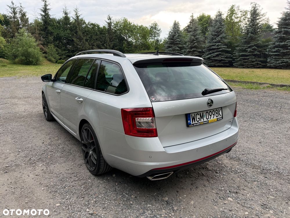 Skoda Octavia 2.0 TDI RS DSG - 11