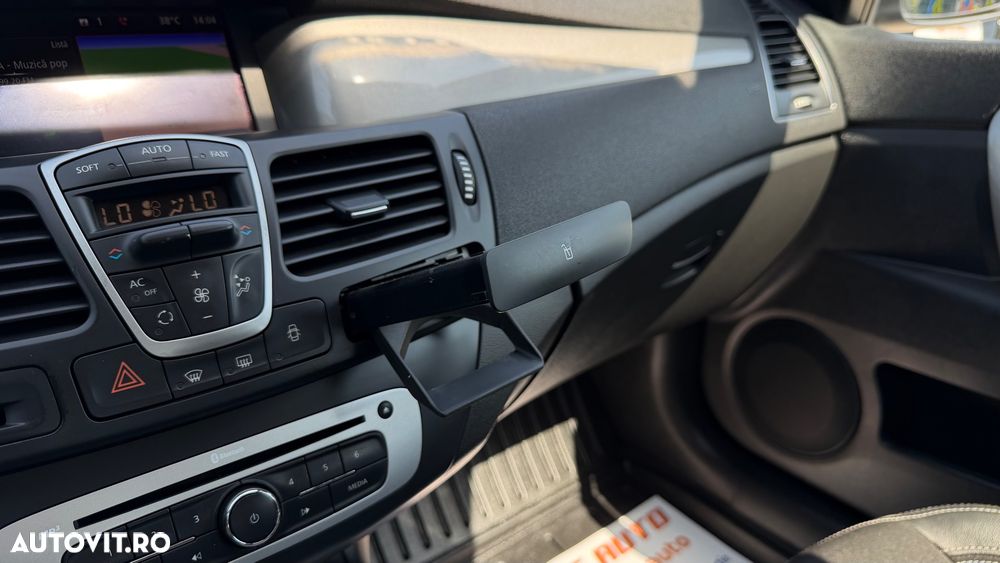 Renault Laguna dCi 150 FAP Start-Stop Paris Business - 13