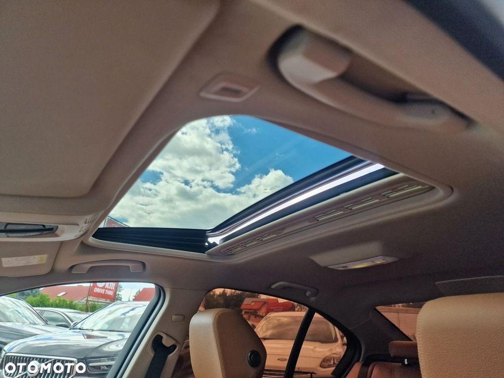 BMW Seria 3 318d Luxury Line - 21