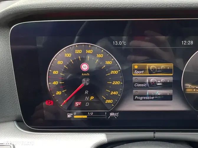 Mercedes-Benz E 200 4Matic T 9G-TRONIC Avantgarde - 23