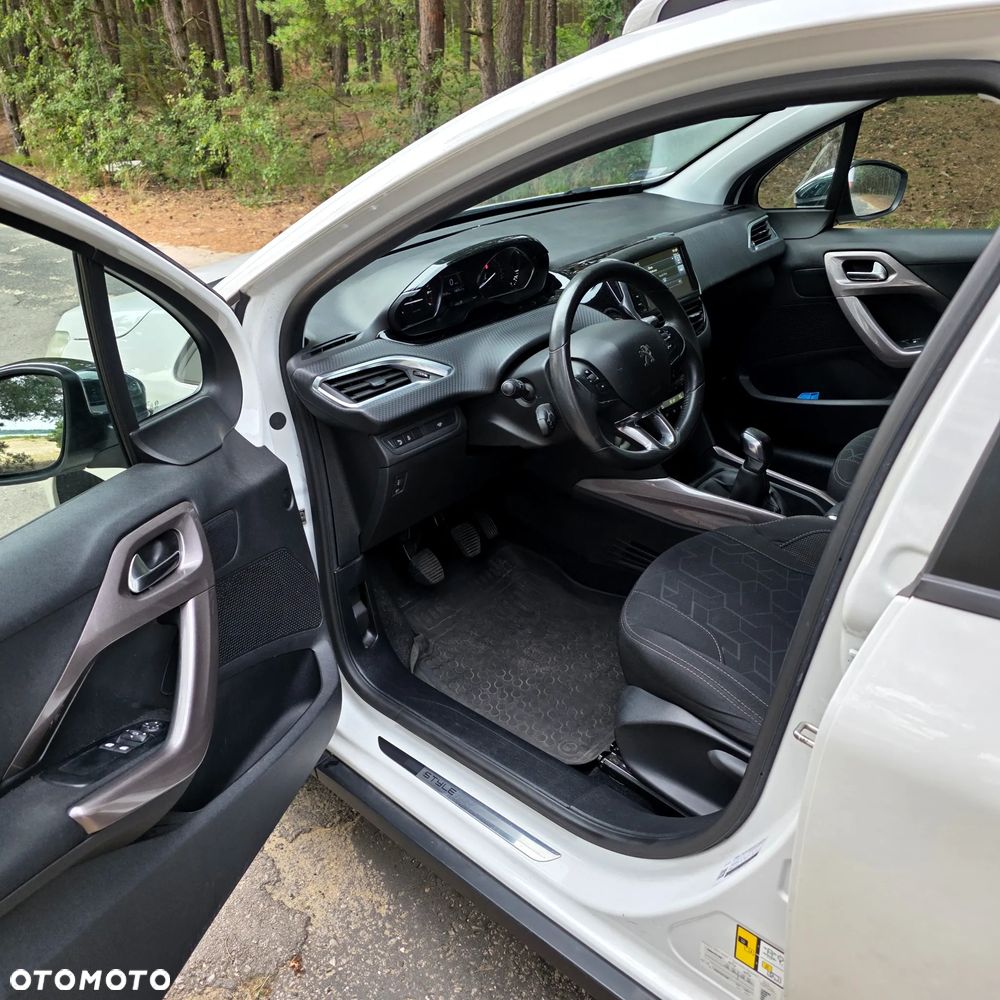 Peugeot 2008 1.2 Pure Tech Style - 8
