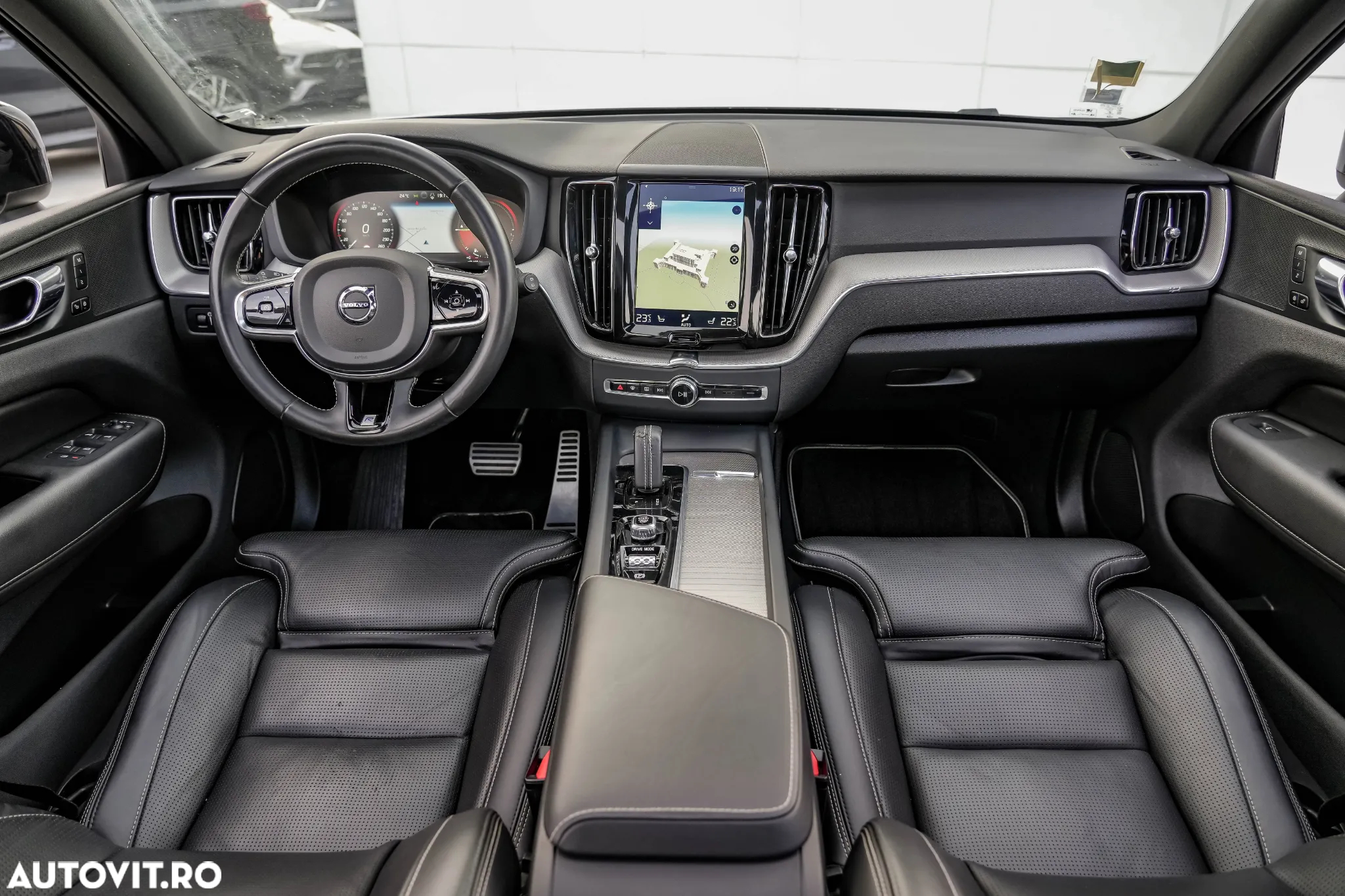 Volvo XC 60 T8 AWD Recharge Geartronic RDesign - 6