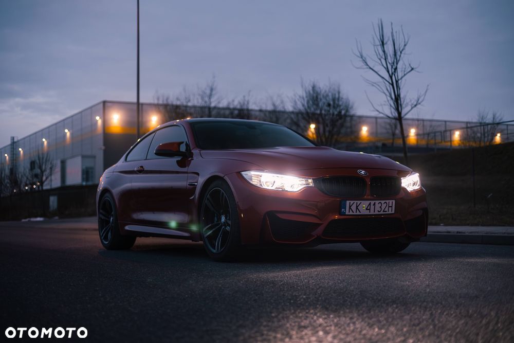 BMW M4 Coupe DKG - 11