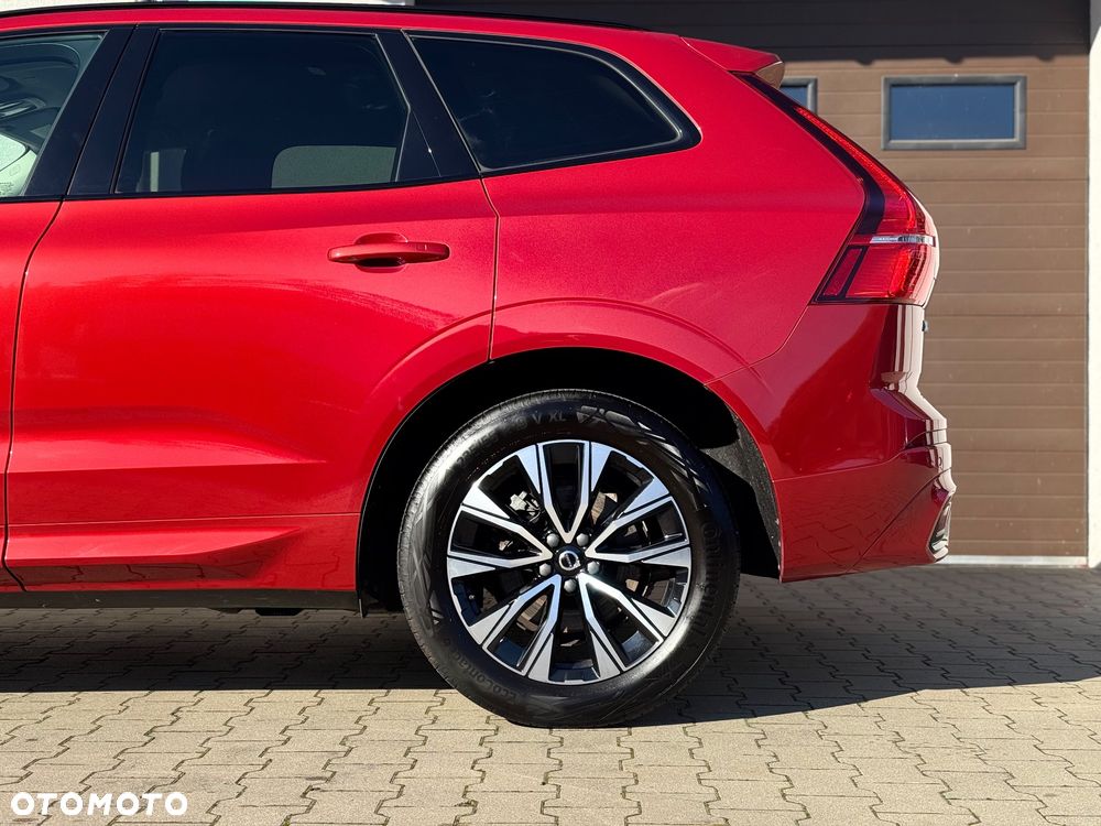 Volvo XC 60 B4 D Plus Dark - 5