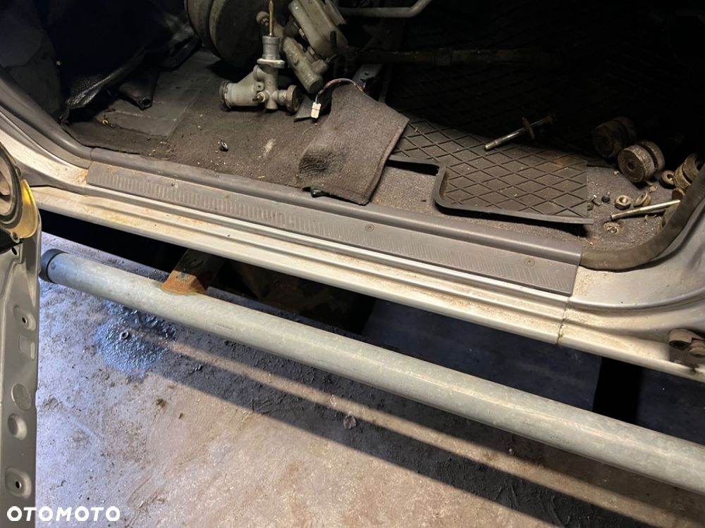 Karoseria Nissan navara d22 kingcab półtora kabiny - 4