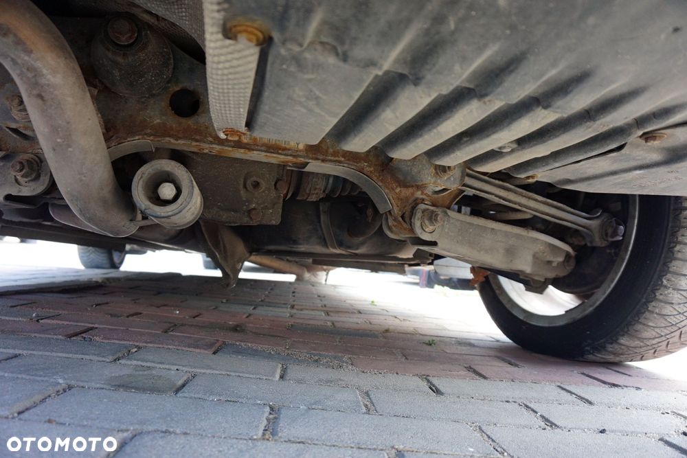 TYLNA OŚ BELKA ZAWIESZENIA 1 E81 LIFT 3D HB  BMW 2007-2011 - 1