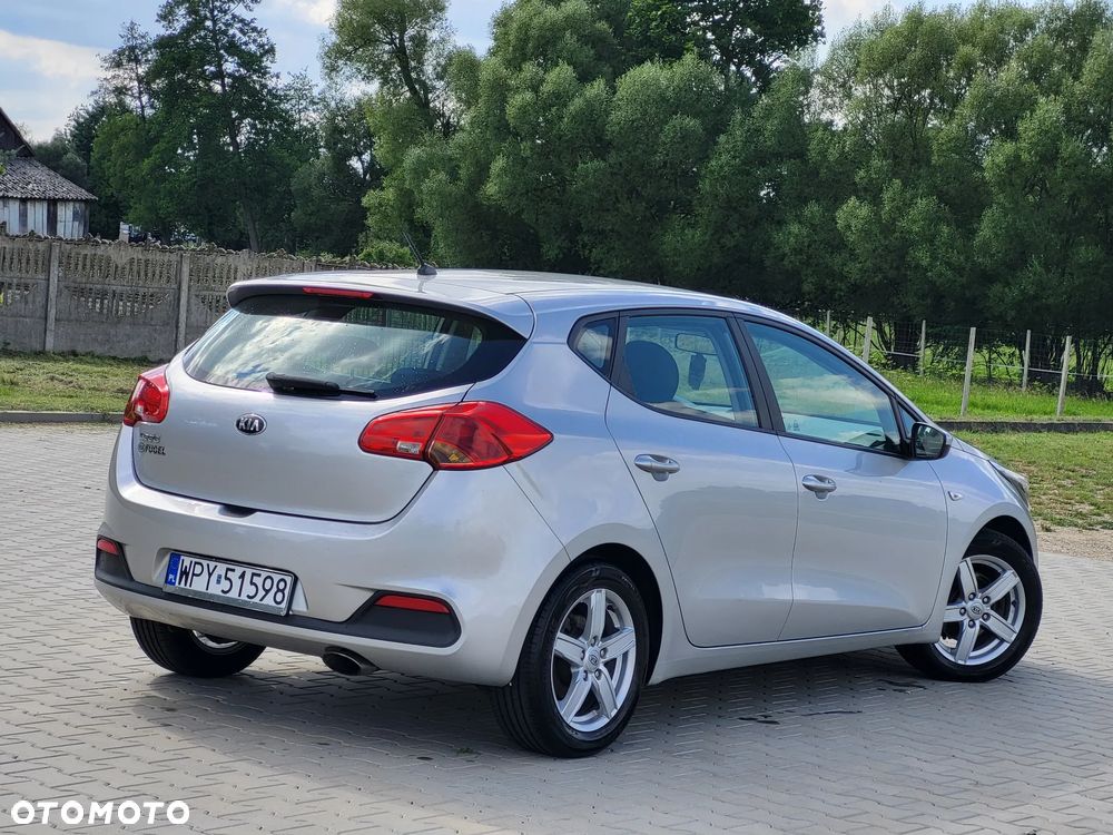 Kia Ceed 1.4 CVVT Attract - 11