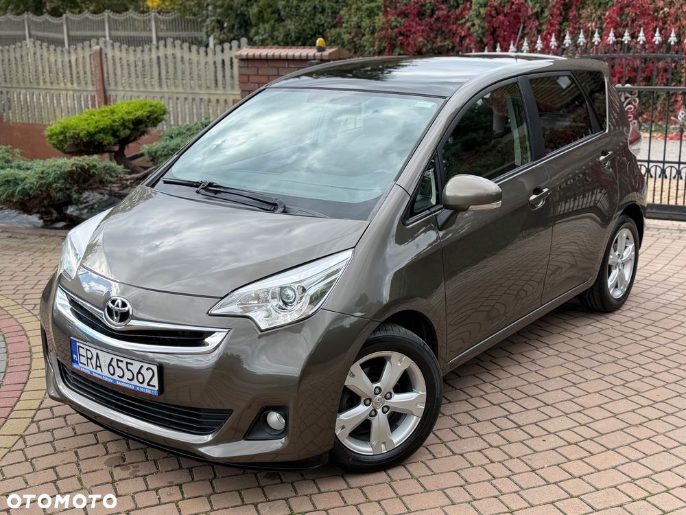 Toyota Verso-S 2015 photo 3