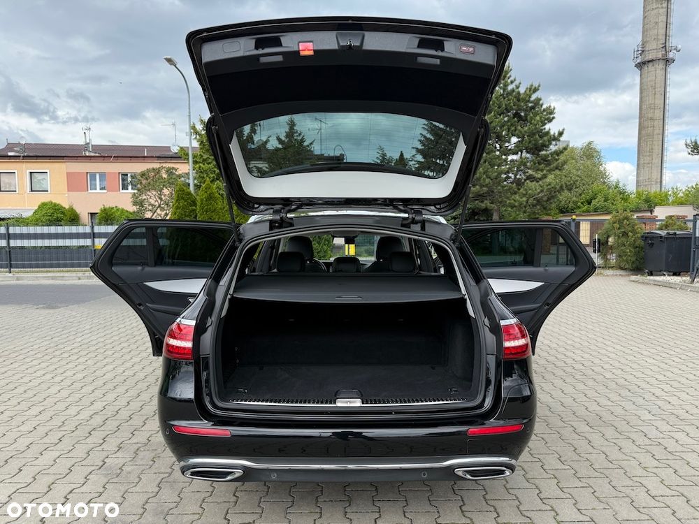 Mercedes-Benz Klasa E 300 de Business Edition - 12