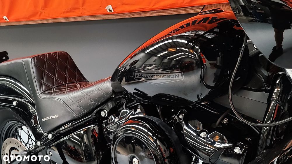 Harley-Davidson Softail Street Bob - 12