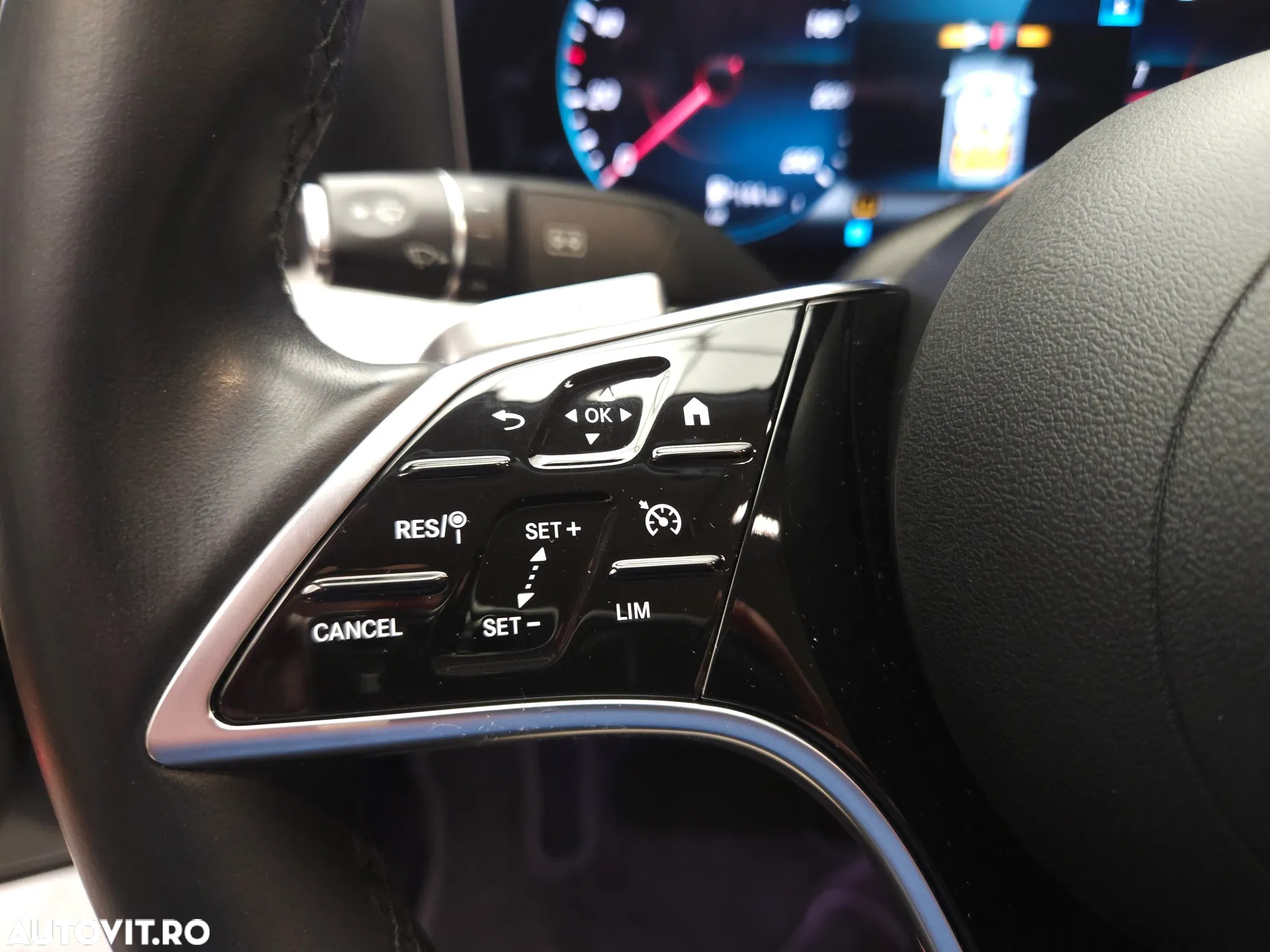 Mercedes-Benz E 220 d 4Matic 9G-TRONIC Avantgarde - 17