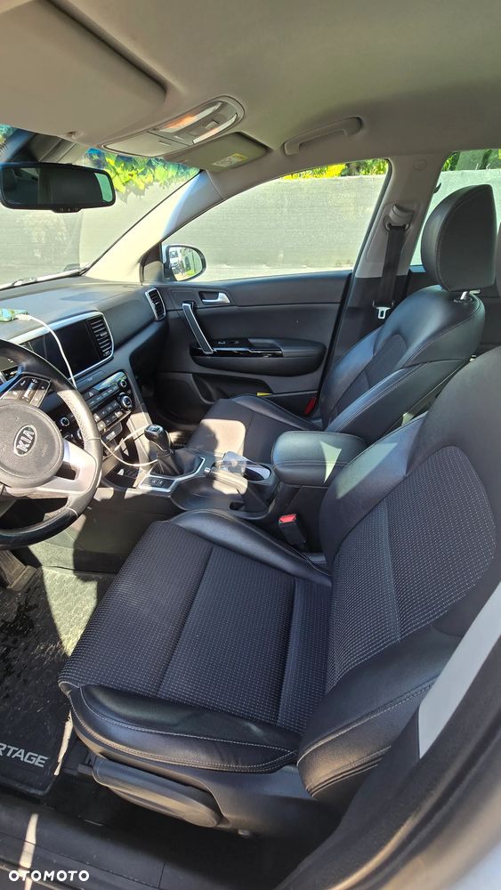 Kia Sportage 1.6 GDI Black Edition 2WD - 11