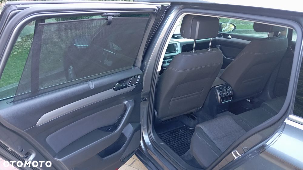 Volkswagen Passat 1.6 TDI (BlueMotion Technology) Trendline - 12