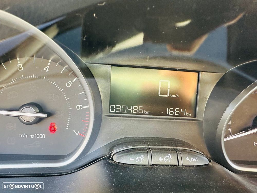 Peugeot 2008 1.2 PureTech Signature - 14