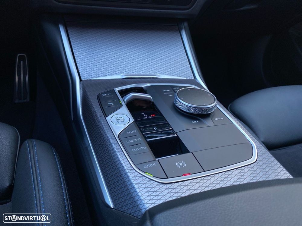 BMW 320 d Touring Pack Desportivo M Auto - 10