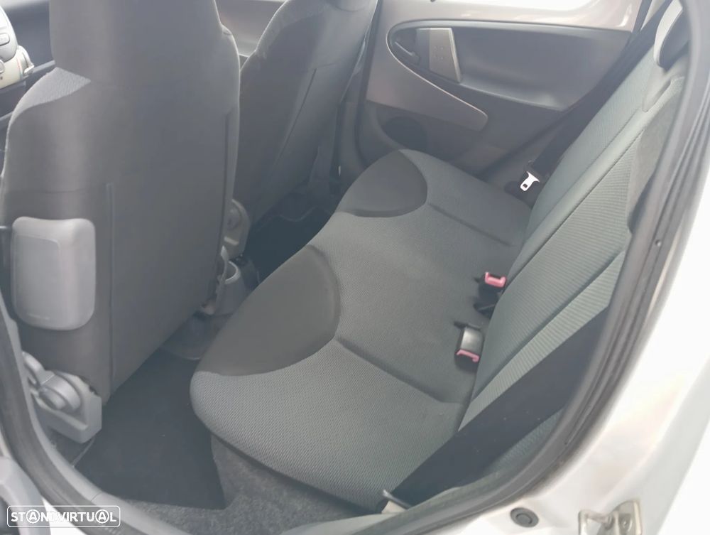 Toyota Aygo 1.0 Plus - 5