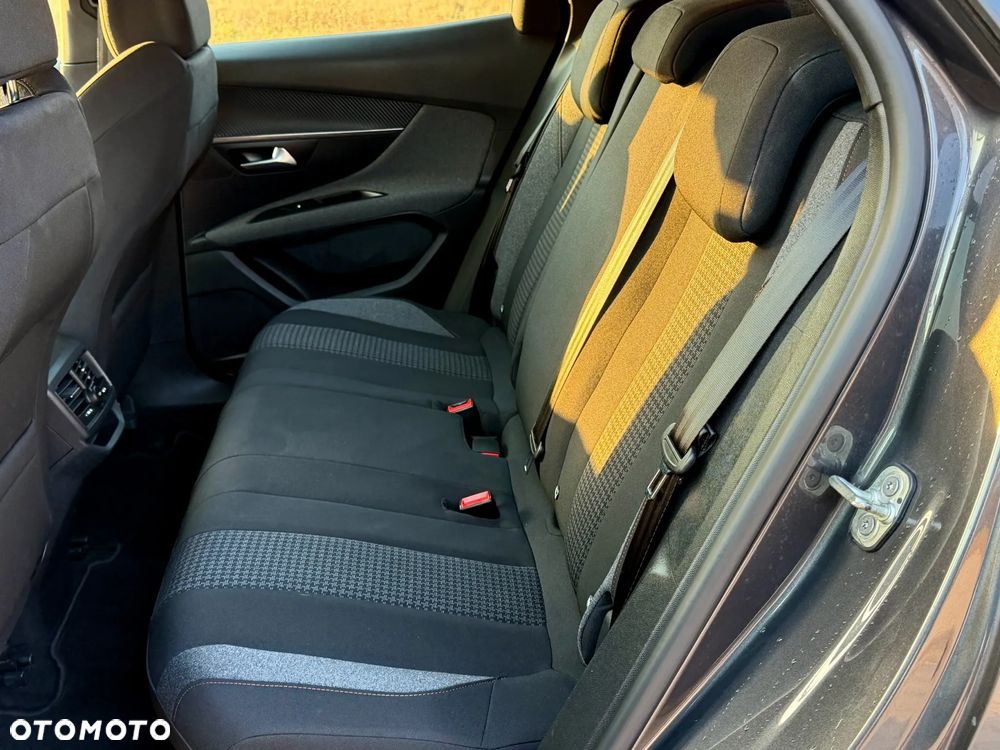 Peugeot 3008 1.2 PureTech GPF Active S&S EAT8 - 6