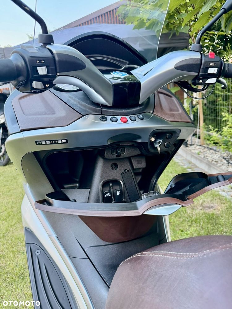 Piaggio X10 - 17
