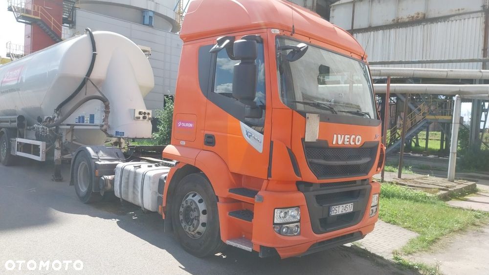 Iveco AT440T