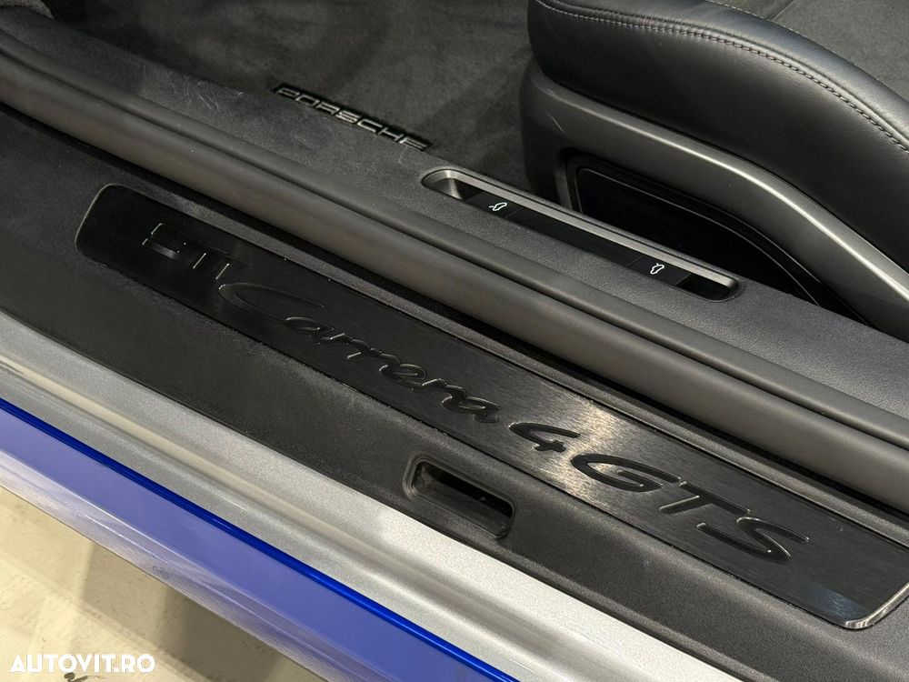 Porsche 911 Carrera 4 GTS PDK - 23