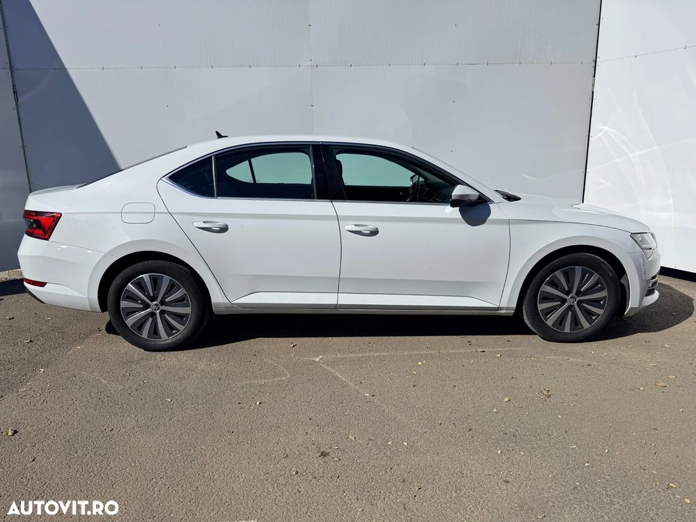 Skoda Superb 2.0 TDI DSG Style - 6