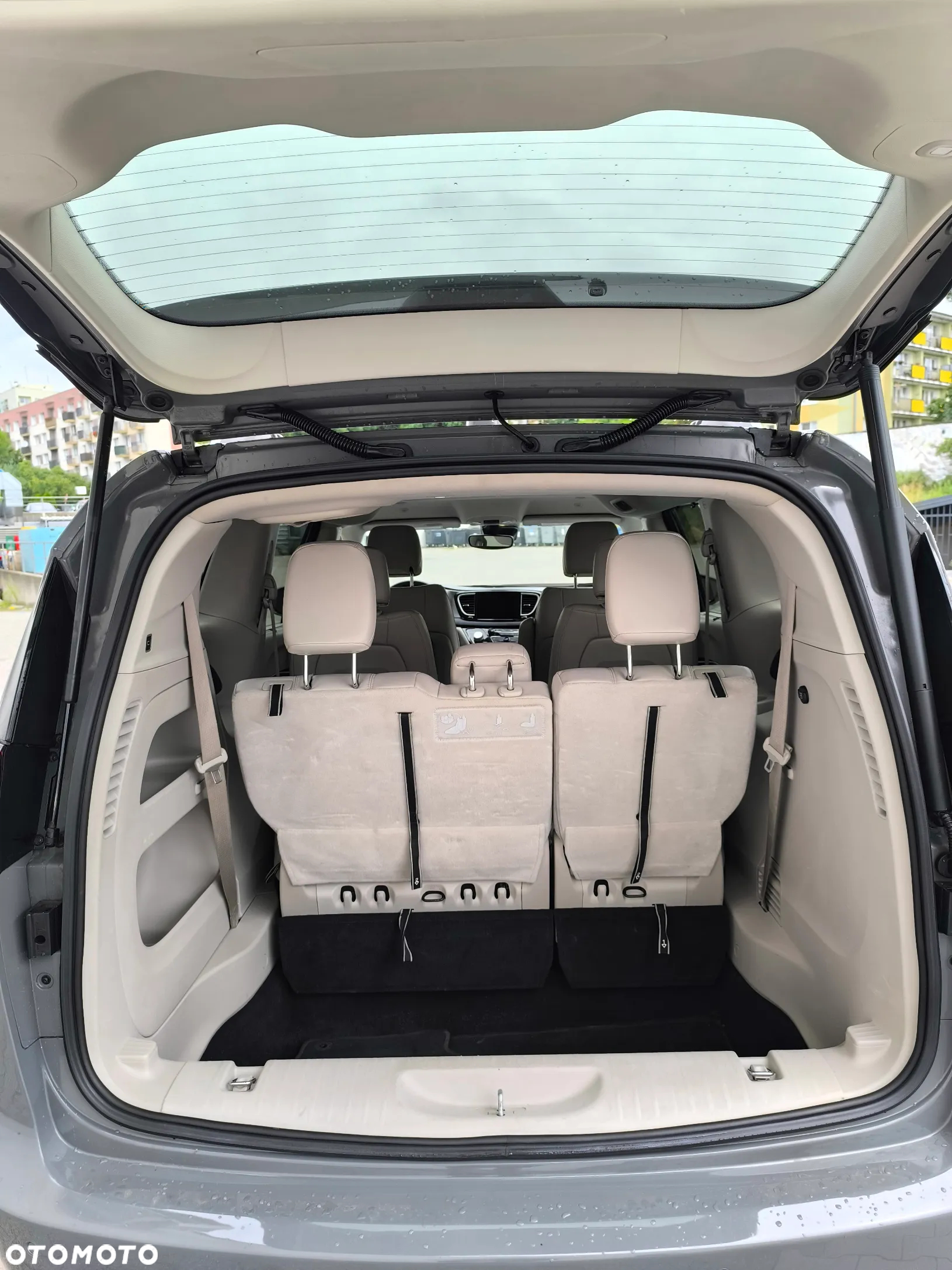 Chrysler Pacifica - 18