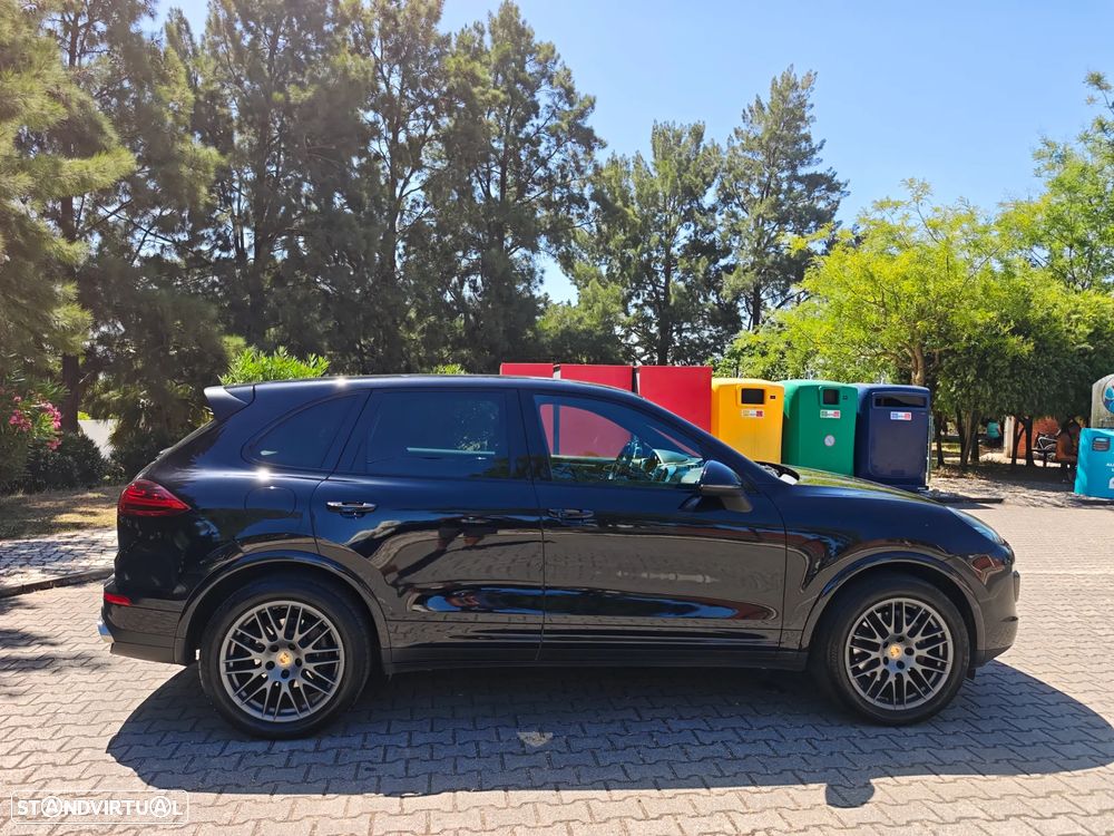 Porsche Cayenne Platinum Edition - 2