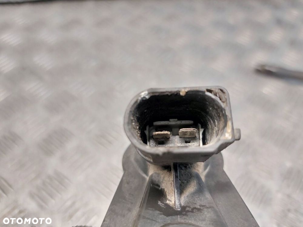 ZACISK HAMULCOWY LEWY TYŁ + PRAWY TYŁ AUDI A6 C6 - 8