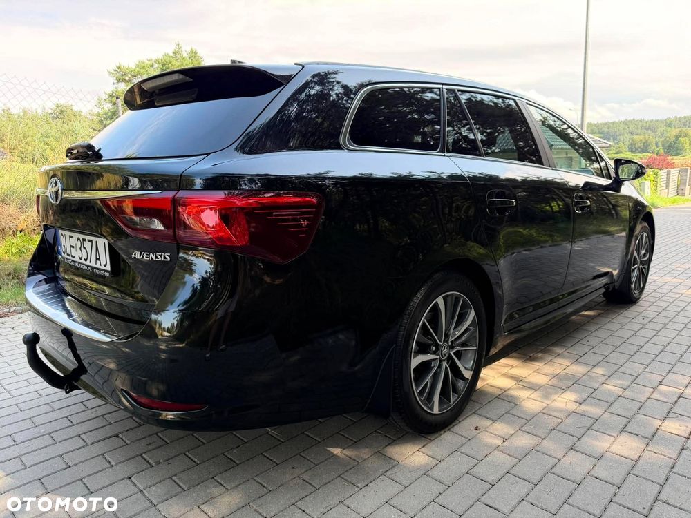 Toyota Avensis 1.8 Premium MS - 8