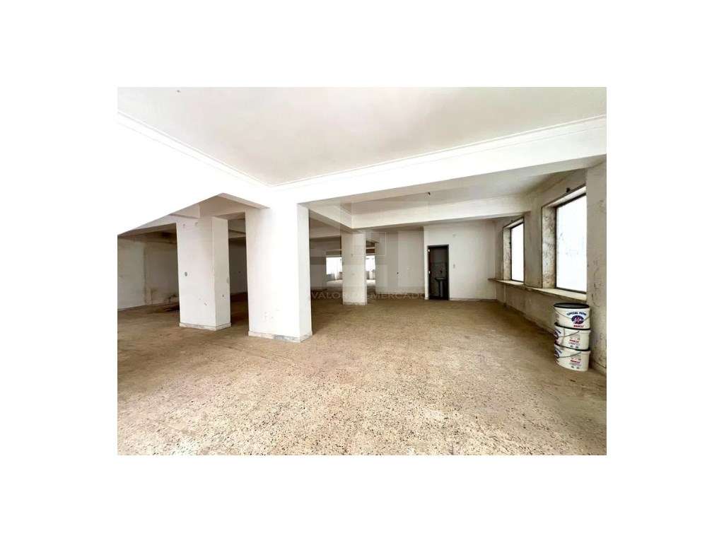 LOJA NO CACÉM - Grande imagem: 5/13