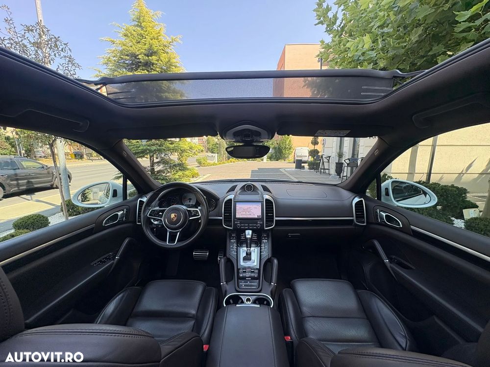 Porsche Cayenne - 8