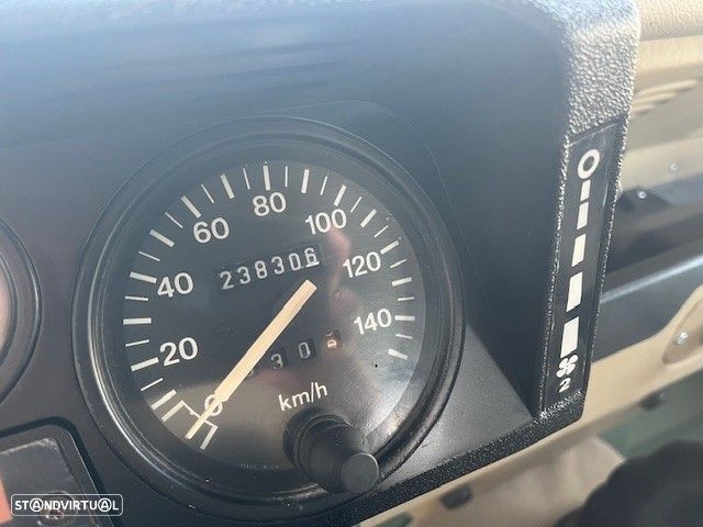 Land Rover Defender 90 2.5 TDi Metal Top - 20