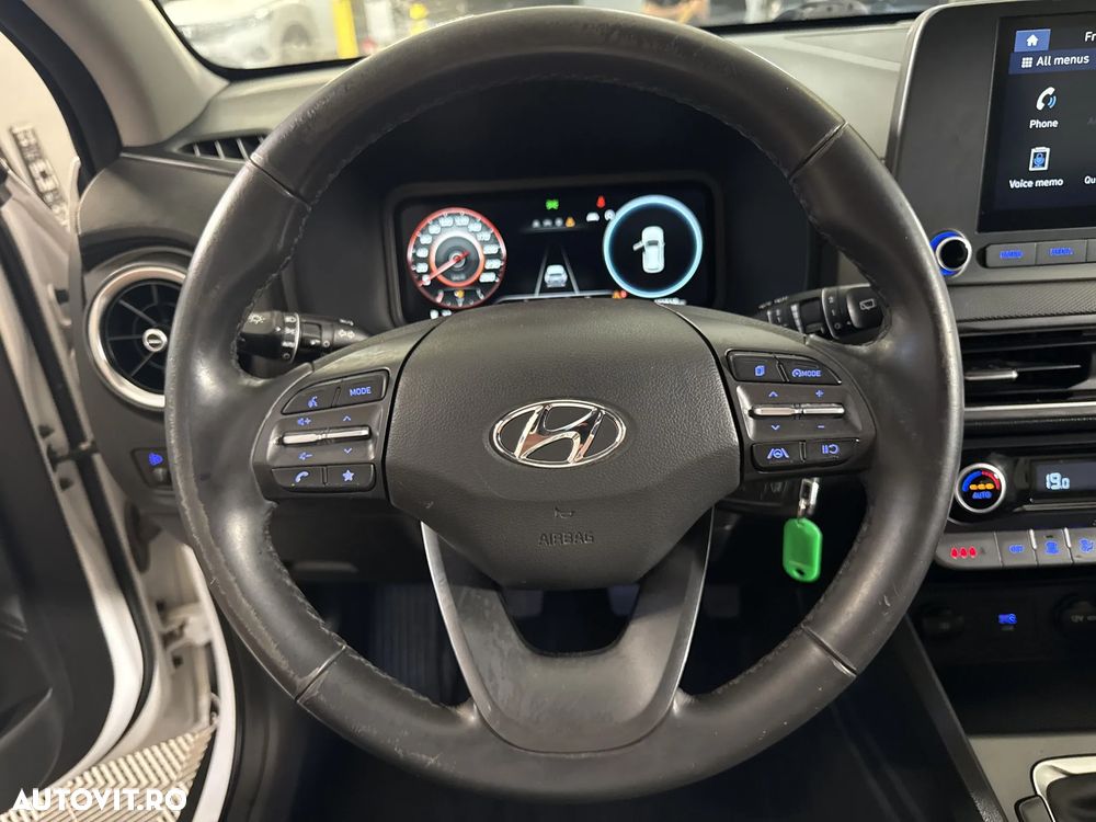 Hyundai KONA - 17