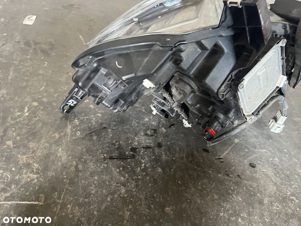 Lampa przednia prawa Mercedes W470 X-KLASA - 8