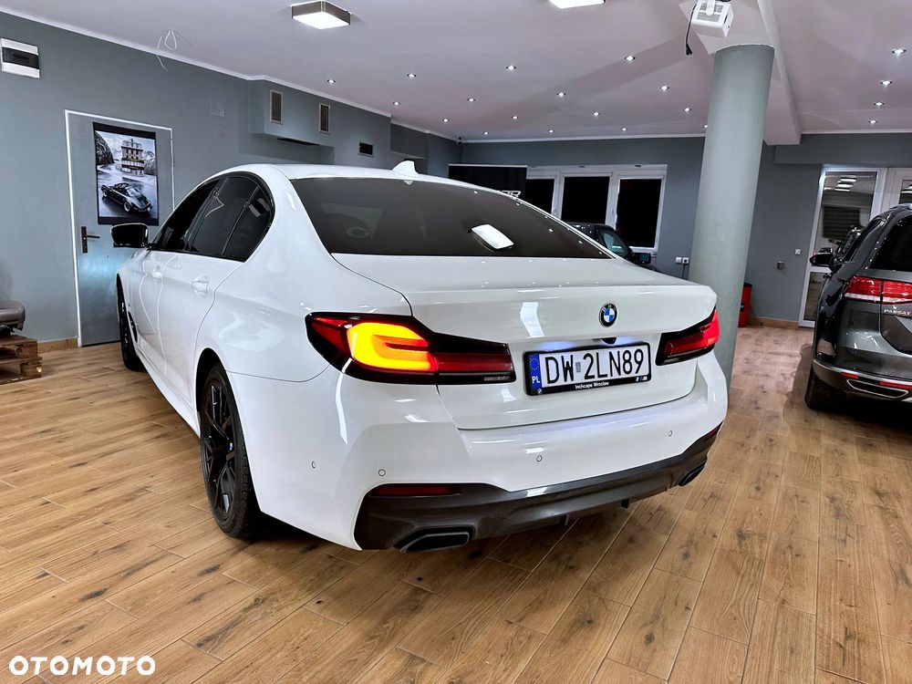 BMW Seria 5 520d xDrive MHEV M Sport sport - 11