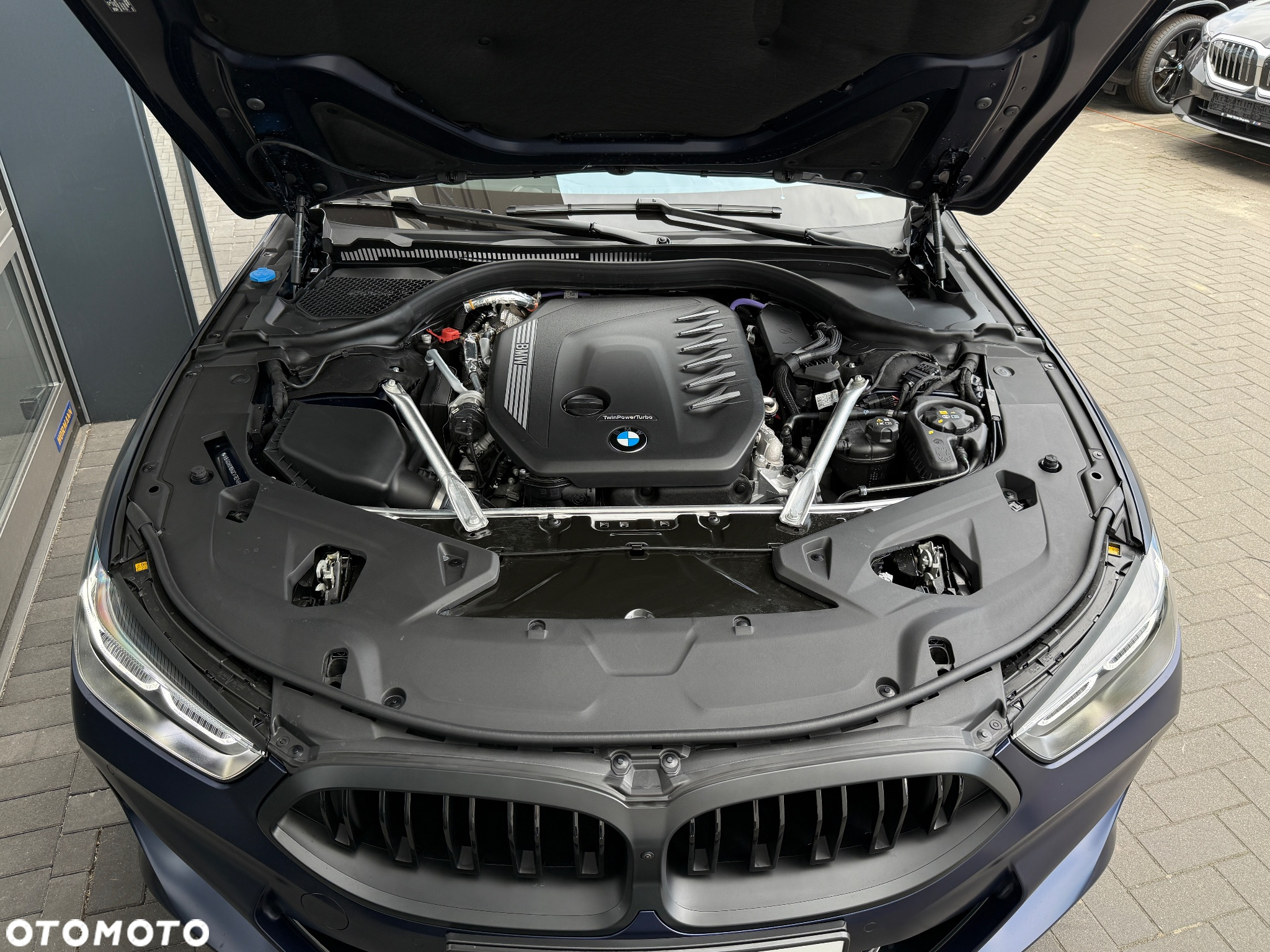 BMW Seria 8 - 3