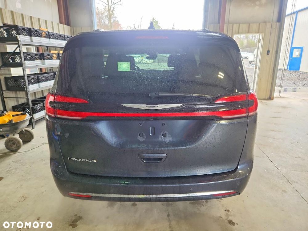 Chrysler Pacifica - 6