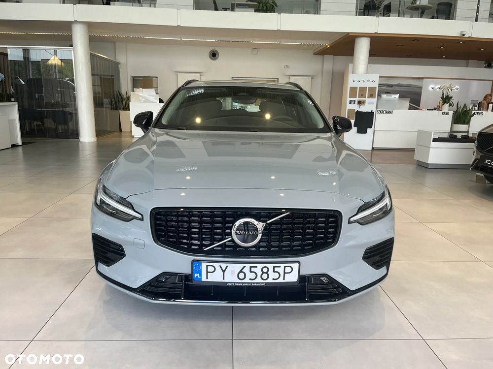 Volvo V60 T6 AWD Plug-In Hybrid Plus Dark - 3