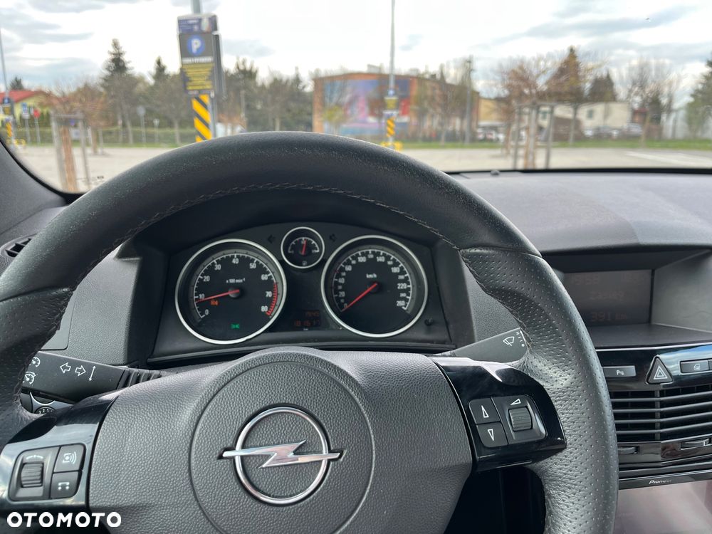 Opel Astra 1.6 Turbo Cosmo - 21