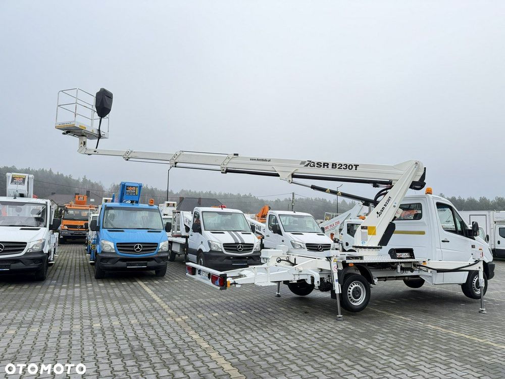 Mercedes-Benz Sprinter - 14