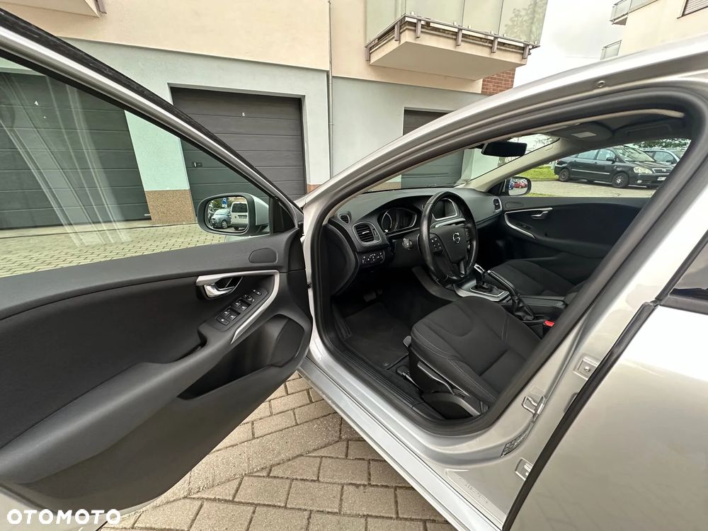 Volvo V40 D3 Drive-E R-Design Kinetic - 9