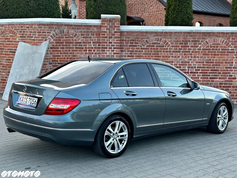 Mercedes-Benz Klasa C 180 BlueEFFICIENCY 7G-TRONIC Avantgarde - 17