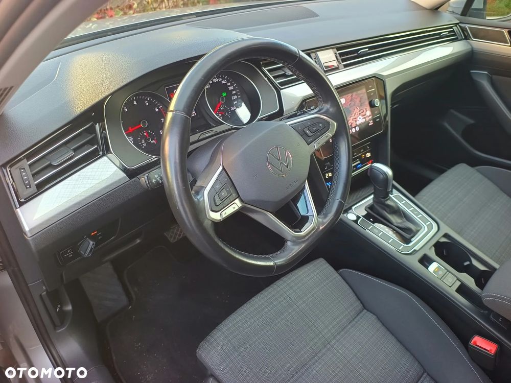 Volkswagen Passat - 23