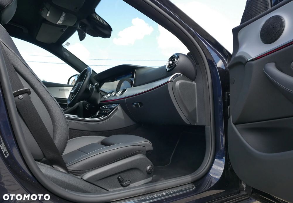 Mercedes-Benz Klasa E 220 d 9G-TRONIC Night Edition - 18