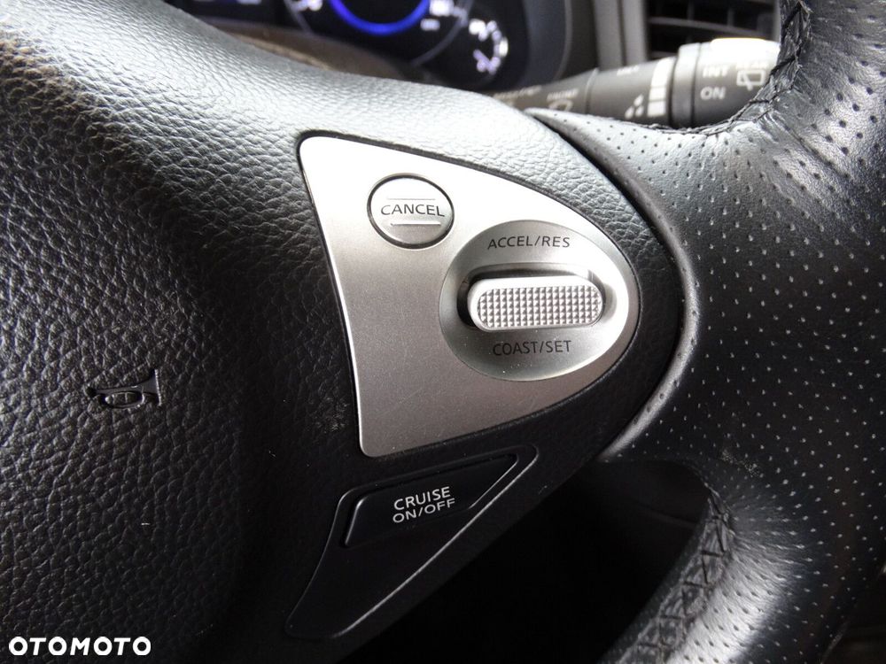 Infiniti QX70 - 31